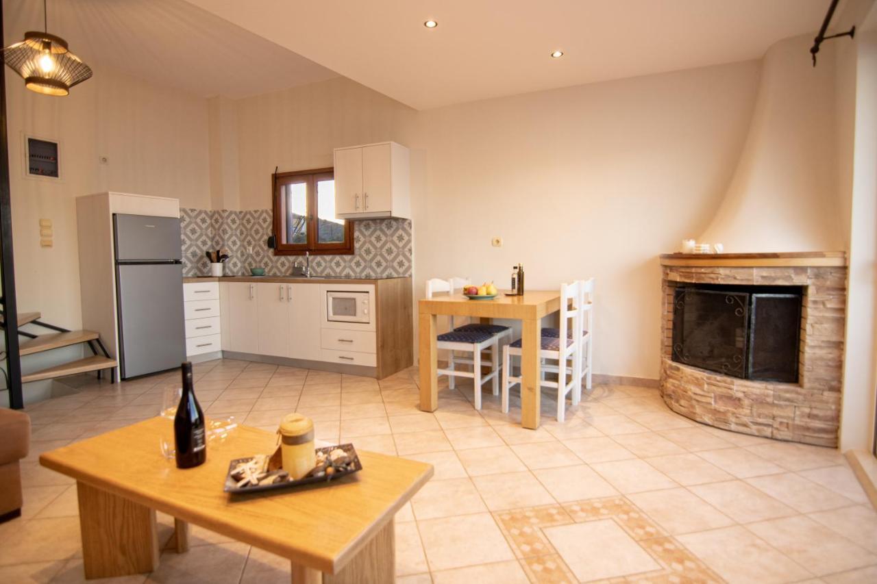 The Island House - Family Size Apt - Overlooking The Aegean - 3 Steps From The Beach Mochlos Exterior foto